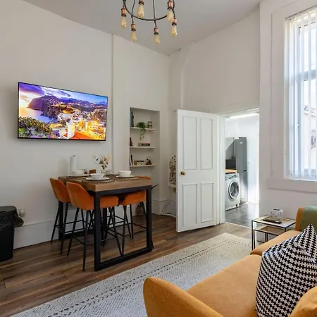 度假居 Spacious 3 Bedroom In - Free Parking *