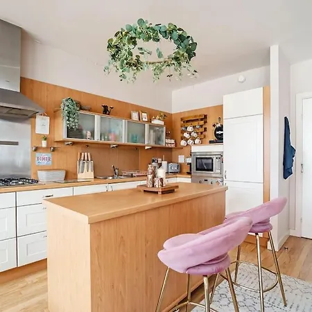 Apartament Luxury Huge Modern Open Plan 2bedroom Flat - Free Private Parking & Balcony Located At The Ovo Hydro And Sec Centre