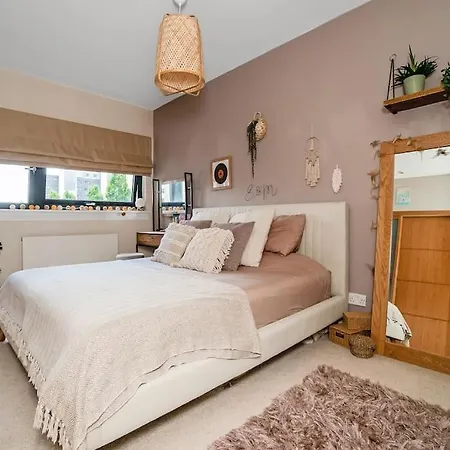 Apartament Luxury Huge Modern Open Plan 2bedroom Flat - Free Private Parking & Balcony Located At The Ovo Hydro And Sec Centre