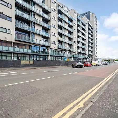 Luxury Huge Modern Open Plan 2bedroom Flat - Free Private Parking & Balcony Located At The Ovo Hydro And Sec Centre