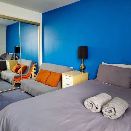 Apartment 2 Bedroom Modern Stylish In Centre Glasgow