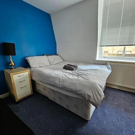 Apartment 2 Bedroom Modern Stylish In Centre Glasgow