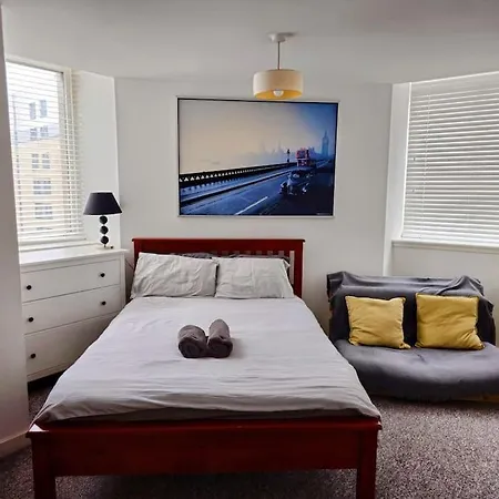 Apartment 2 Bedroom Modern Stylish In Centre Glasgow
