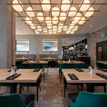 Hotel Sandman Signature