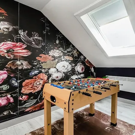 The Rose- Stylish Penthouse 2 Bed Centre With Free Parking & Lift *