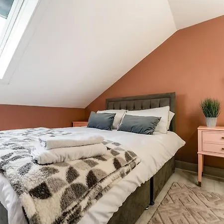 The Rose- Stylish Penthouse 2 Bed Centre With Free Parking & Lift Lägenhet *