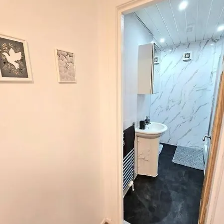 Spacious Haven With Free Parking Glasgow