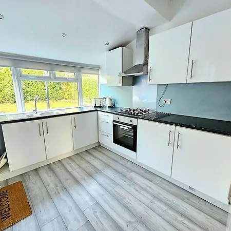 Holiday home Spacious Haven With Free Parking Glasgow
