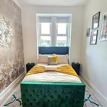 Spacious Haven With Free Parking * Glasgow