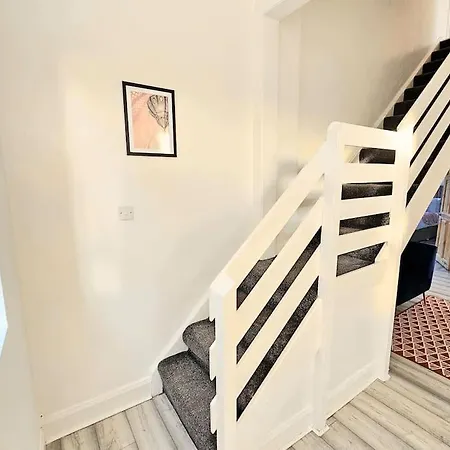 Holiday home Spacious Haven With Free Parking Glasgow