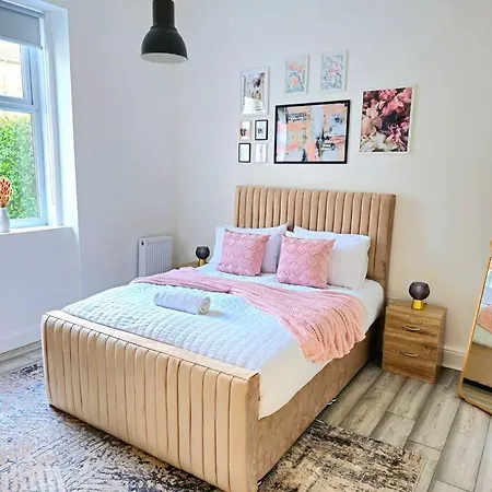 Spacious Haven With Free Parking Holiday home Glasgow