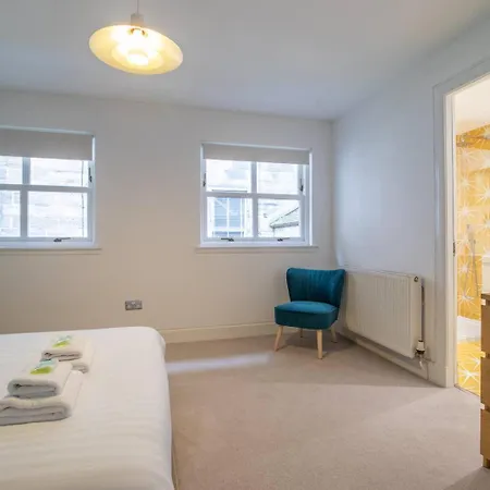 Pass The Keys Stylish West End Detached Mews Semesterbostad *