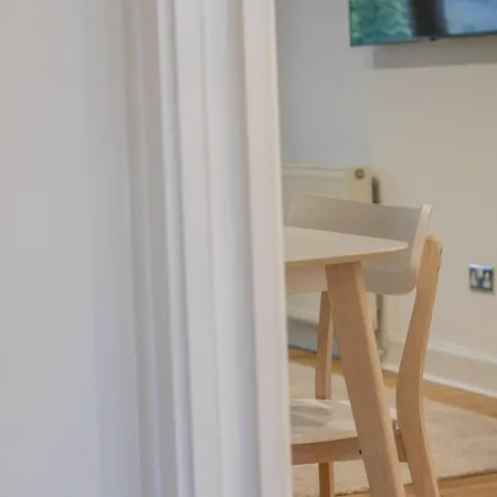 Dom wakacyjny Pass The Keys Stylish West End Detached Mews Glasgow