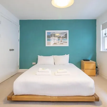 Pass The Keys Stylish West End Detached Mews Vakantiehuis Glasgow