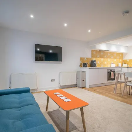Pass The Keys Stylish West End Detached Mews * Glasgow