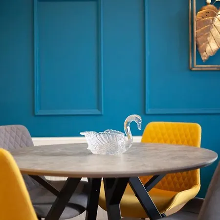 Stunning One Bed With Parking In Centre Апартаменты *