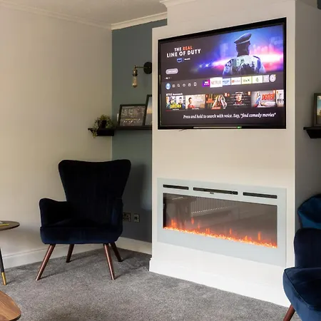 Ideal 3 Bed In With Free Parking *