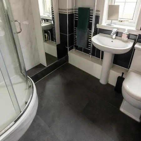 Tatil Evi Ideal 3 Bed In With Free Parking