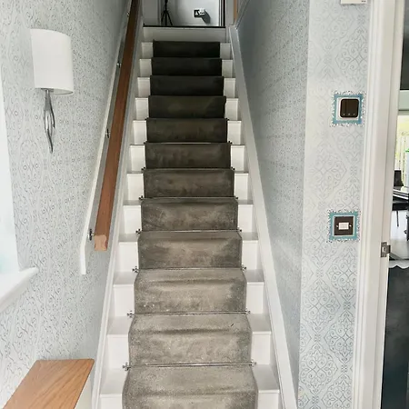 Paradise On Earth * Glasgow