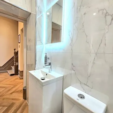 Newly Renovated Gem - Free Parking & Modern Comfort *