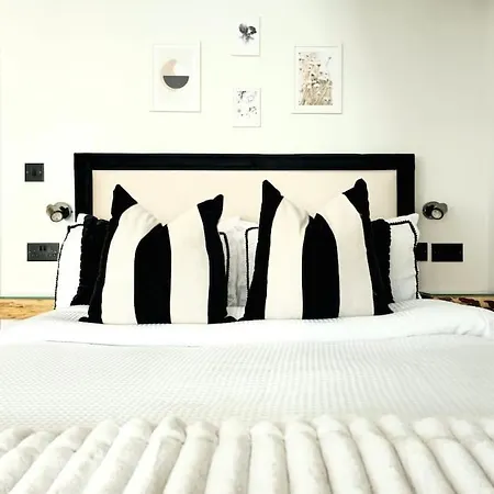 Newly Renovated Gem - Free Parking & Modern Comfort *