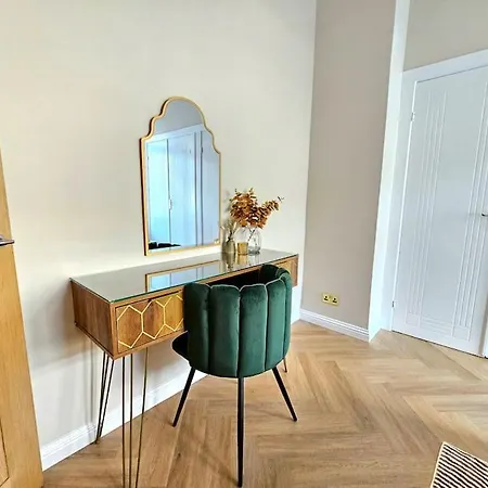 Newly Renovated Gem - Free Parking & Modern Comfort Holiday home Glasgow