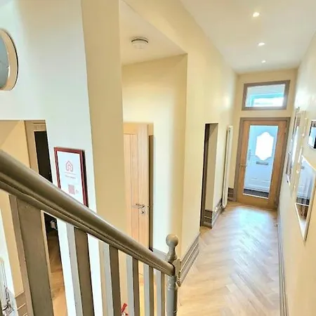 Newly Renovated Gem - Free Parking & Modern Comfort *