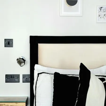Newly Renovated Gem - Free Parking & Modern Comfort *