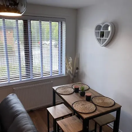 Apartment Perfectly Situated Luxury 2 Bedroom *