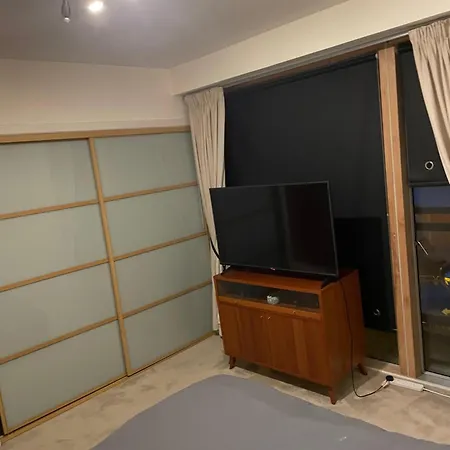 4 Bedroom Apt West End Near City Centre
