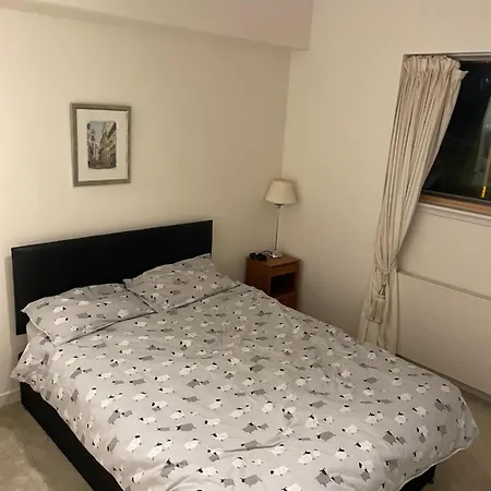 4 Bedroom Apt West End Near City Centre