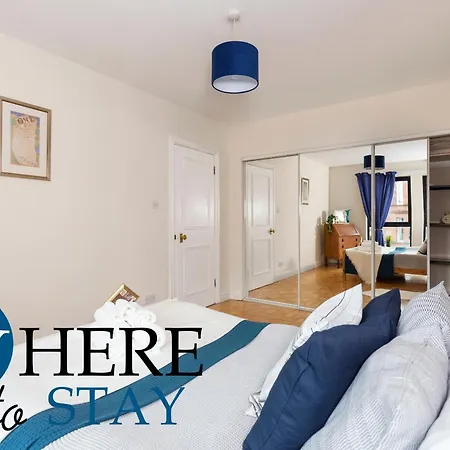 Bright 1 Bedroom Apartment-private Parking