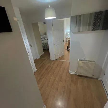 3 Bed, 2 Bedroom City Centre Apt Glasgow