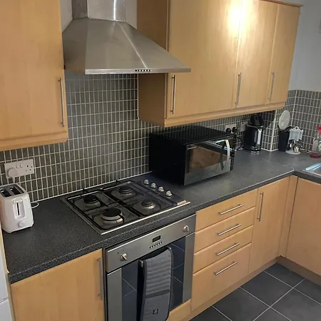 3 Bed, 2 Bedroom City Centre Apt Appartement *