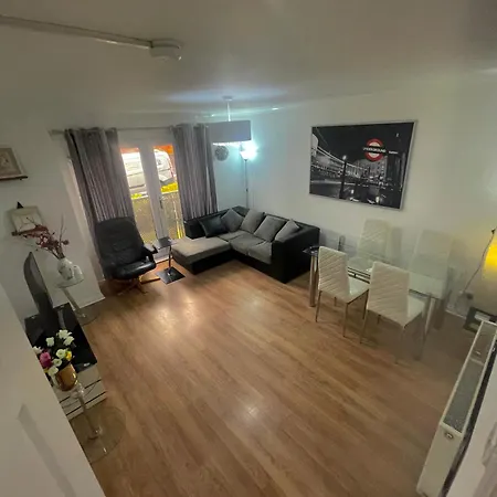3 Bed, 2 Bedroom City Centre Apt Appartement
