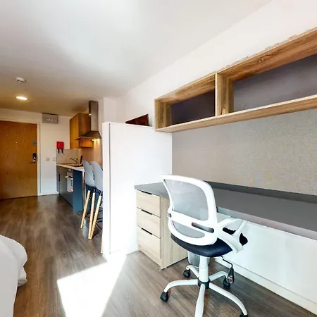 Canvas - In Centre
