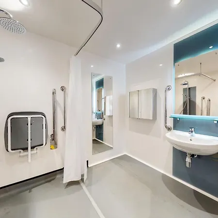 Canvas Glasgow: Private And With Shared Kitchen Near Centre Glasgow