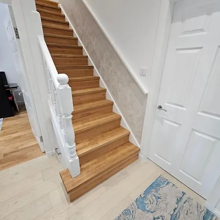 Lovely House With Private Parking! Glasgow! Vakantiehuis