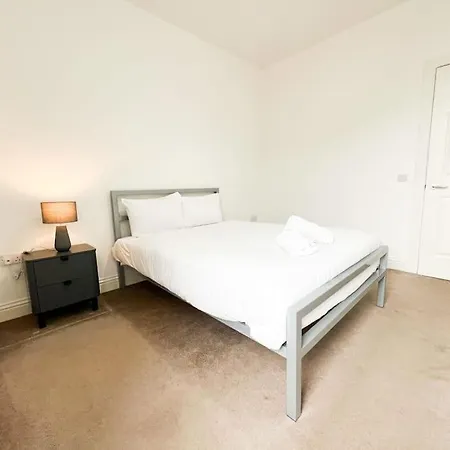 Chic Minimalist Retreat In Ibrox Apartment *