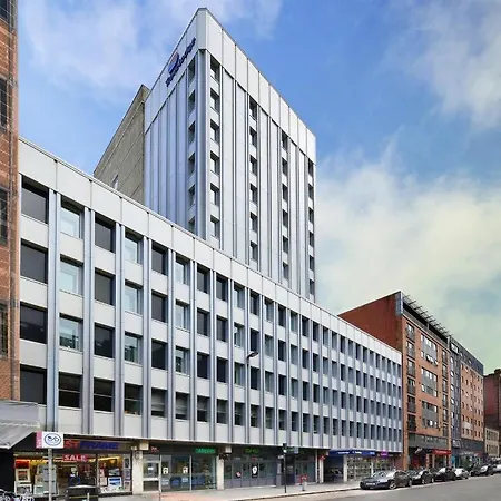 Travelodge Queen Street Hotel 3*