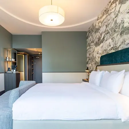 Radisson Blu Hotel, מלון 4*