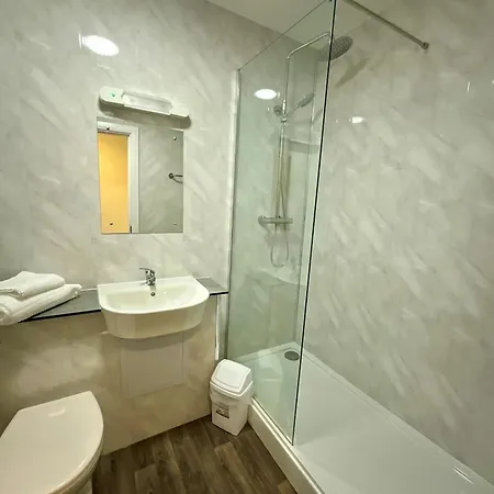 Britannia Hotel 3*