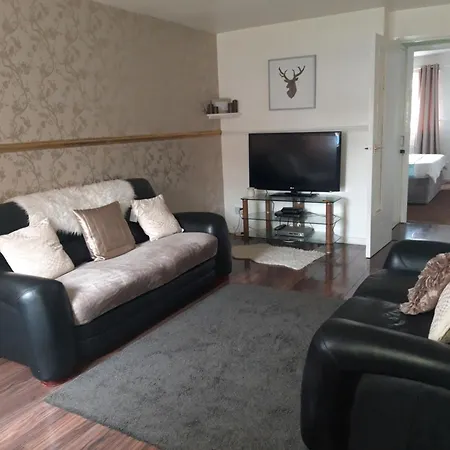 Hardgate Gardens Apartment *