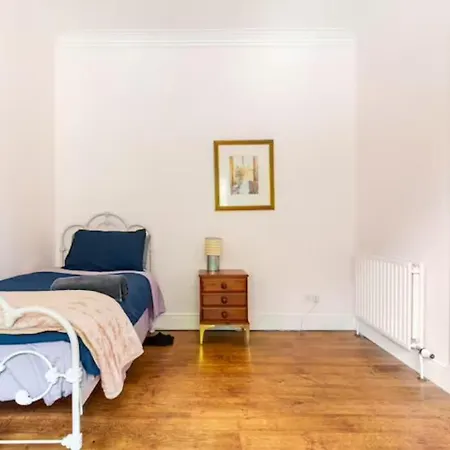 Emo Privat bolig Glasgow