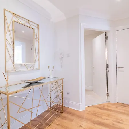 Large Blythswood *