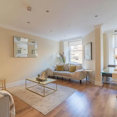 Large Blythswood Apartament Glasgow