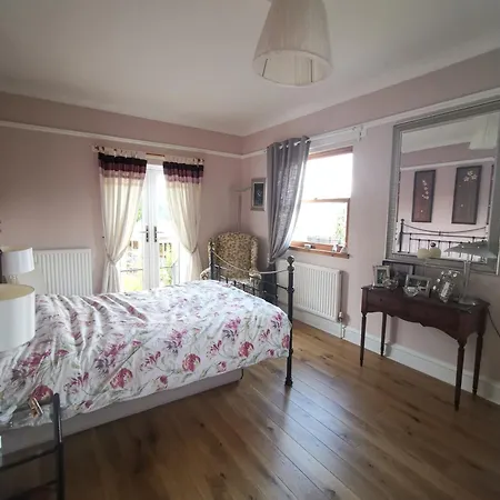 Beautiful Self Contained With Garden Apartman *