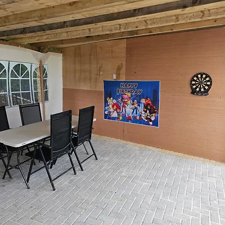 Lovely House With Private Parking! Glasgow!