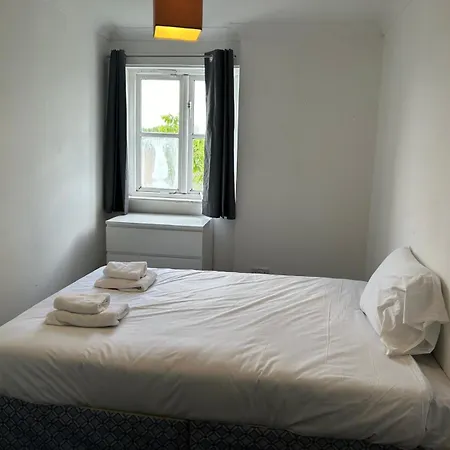 Comfortable 2 Bed For Contractor & Families Glasgow