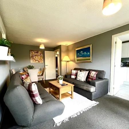 Daire Spacious 2 Bed-flat In - Free Parking *